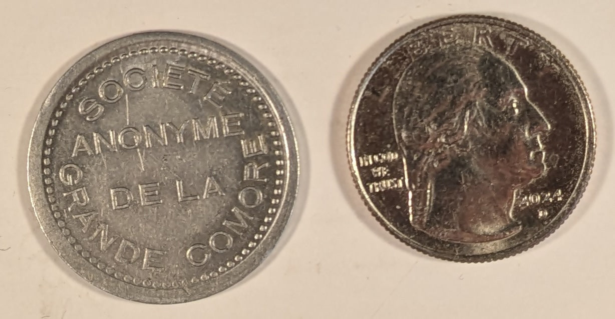 COMOROS, SOCIETE ANONYME DE LA ~ GRANDE COMORE ND (1915) ~ 25 Centimes Aluminum token ~ SOCIETE ANONYME DE LA GRANDE COMORE ~ BON DE REMBOURSABLE 25¢ ~ Lec-21, Gad-4, KN-Tn-1 ~ EF, some porosity