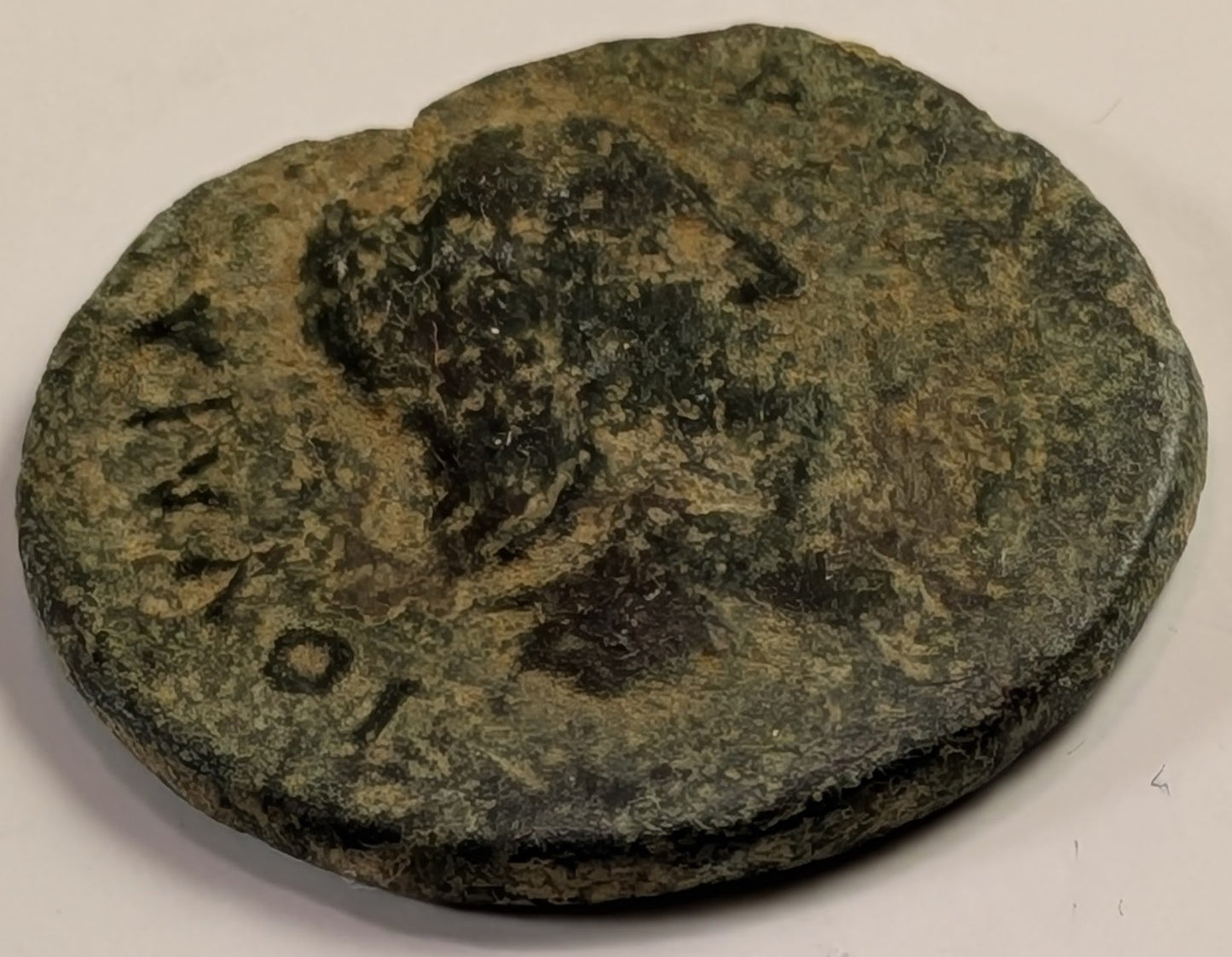 SAMARIA, Neapolis ~ Julia Domna, wife of Septimus Severus ~ AE26 (8.01g) ~ Draped bust right ~ Turreted Tyche standing left in tetra-style temple. Scarce. ~ Ros-28, BMC-84 ~ VG, irreg. flan. porous