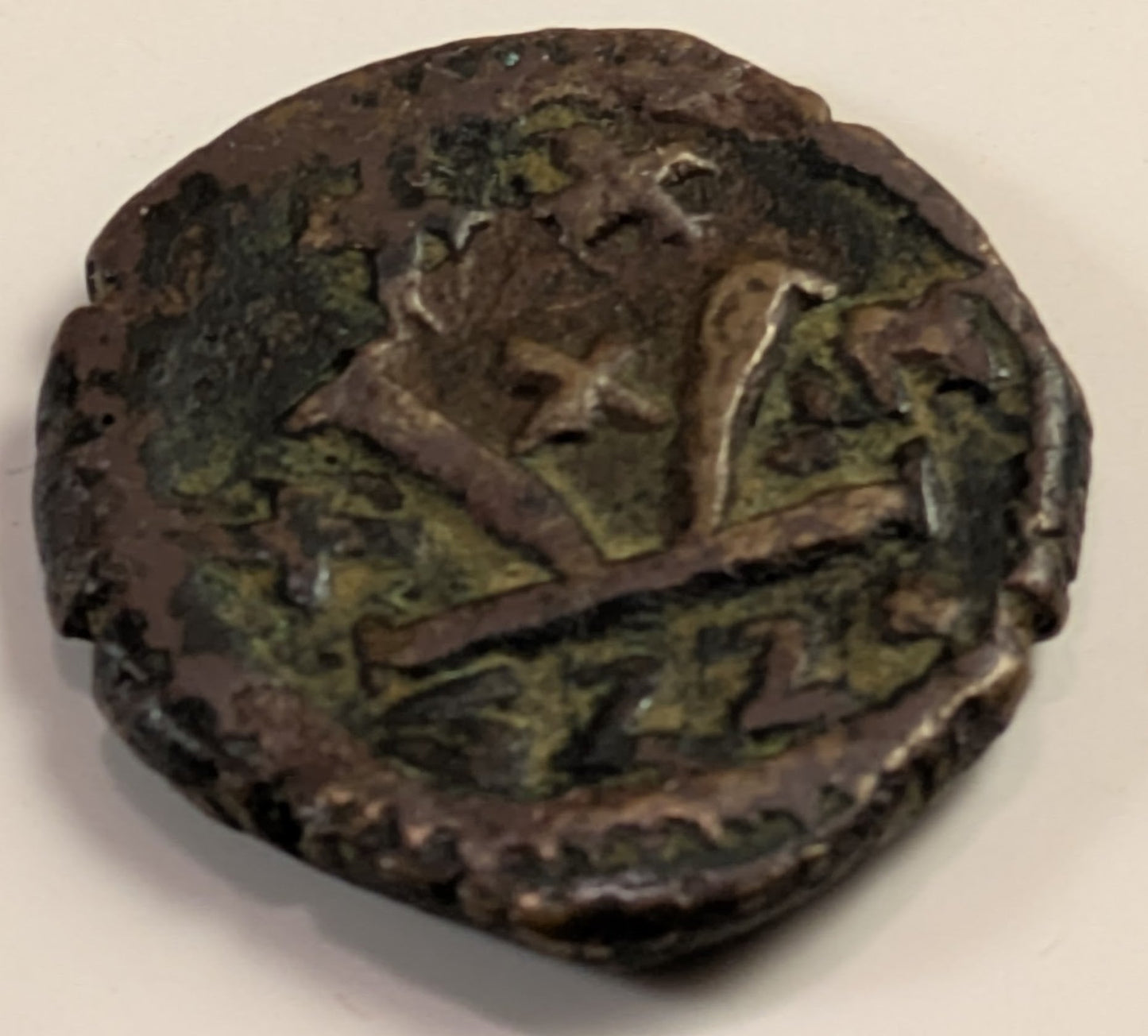 BYZANTINE EMPIRE, Justinian I ~ 527-565 ~ AE Half Follis of Cyzicus ~ Helmeted and cuirassed bust facing ~ Large K, cross above, V over Z below, Anno to left, XXX (year 30) to right ~ SB-208, D.O.-192 ~ G-VG/F-VF