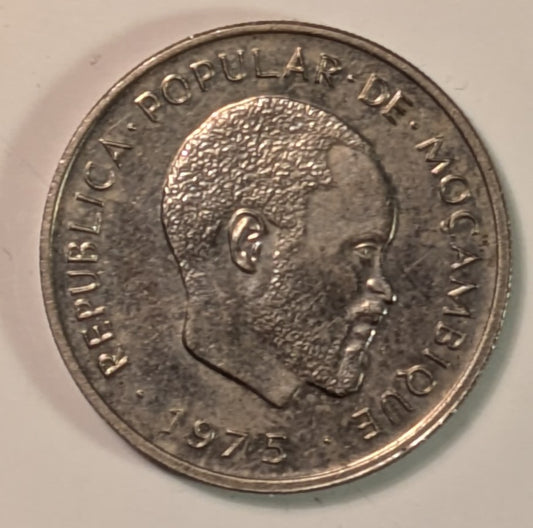 MOZAMBIQUE, Republic ~ 1975 ~ 50 Centimos ~ 1 year copper-zinc type ~ Most of the mintage was destroyed ~ Y-32, KM-95 ~ Unc