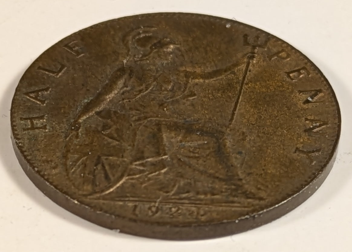 GREAT BRITAIN, George V ~ 1924 ~ Half Penny ~ Y-61.1, KM-89 ~ Brown unc., touch of red