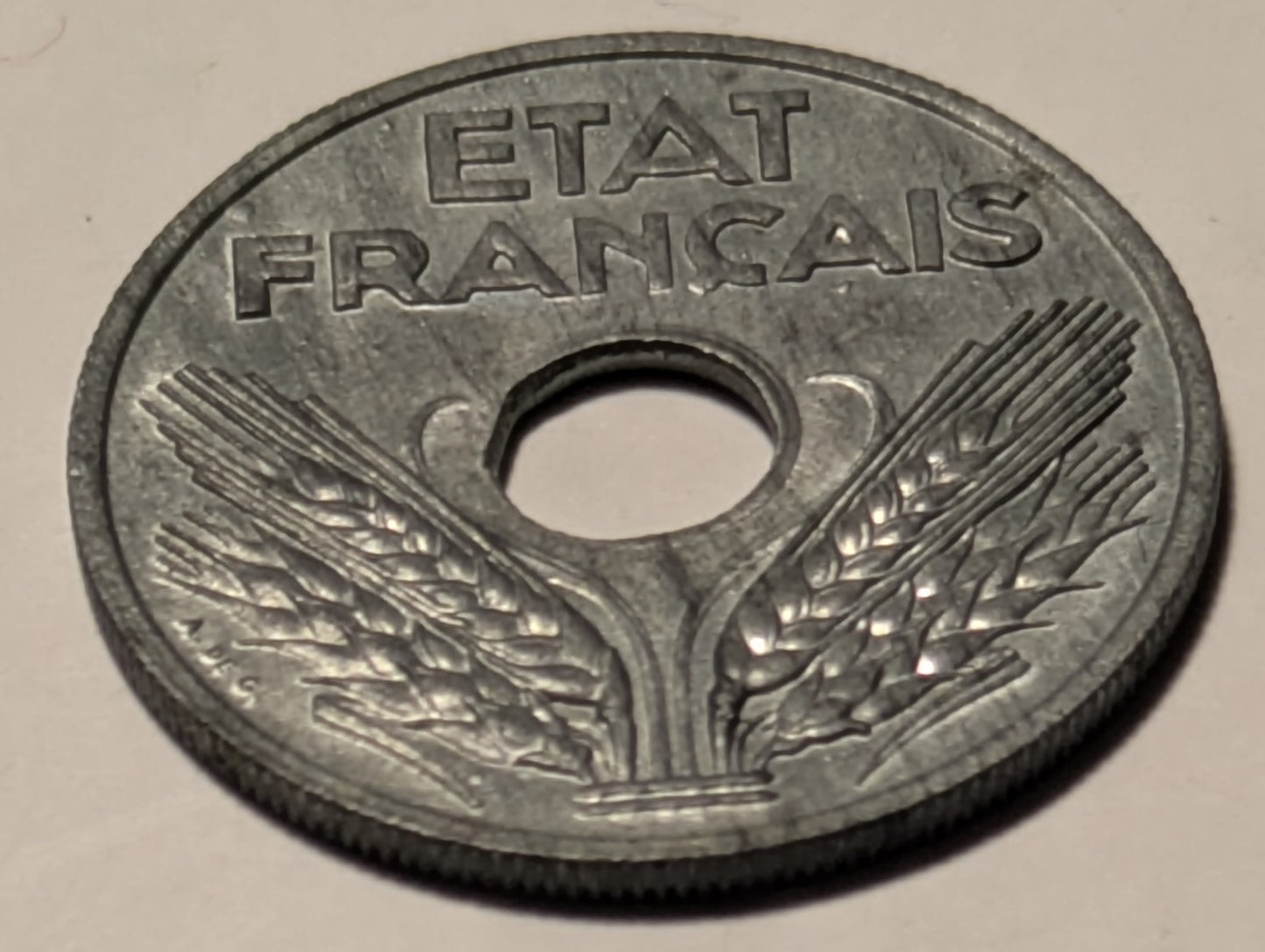 FRANCE, German Occupation (Vichy) ~ 1944 ~ Zinc 20 Centimes ~ World War II issue ~ KM-900.2, Y-V92 ~ Unc